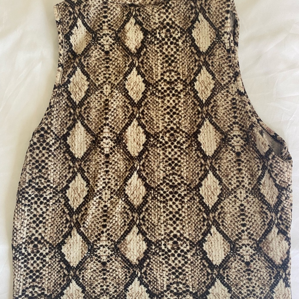 SOLD S crop shirt
